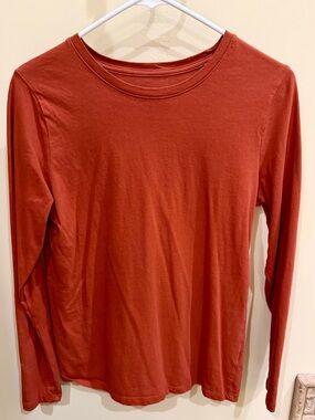 Time and Tru Long Sleeve Tee in Rust